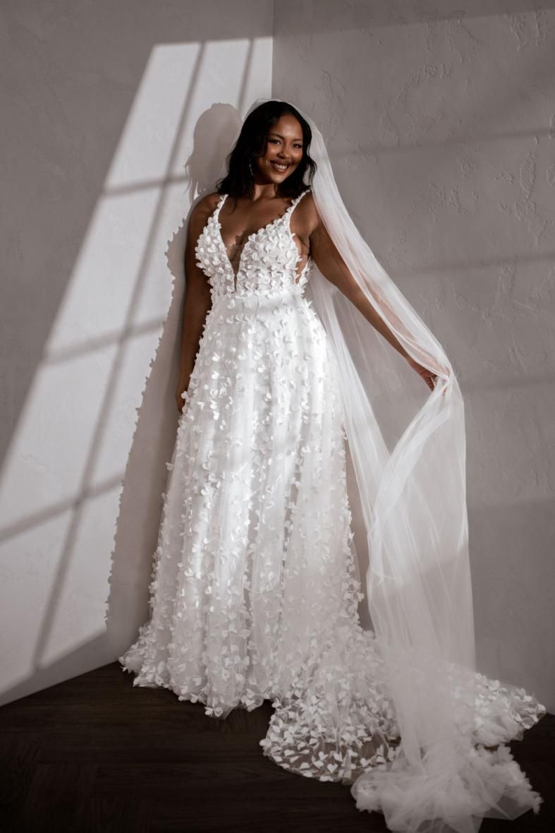 Wedding dresses in Austin, Texas - Blue Bridal Boutique of Austin